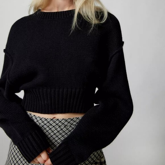 🆕 Urban Outfitters Aiden Chunky Knit Cropped Black Sweater - Picture 6 of 9